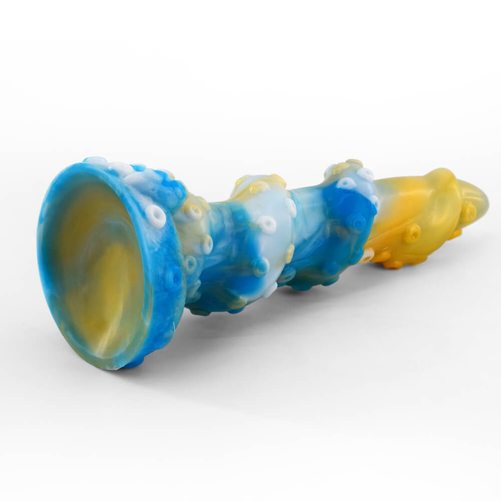 For beginners who want more training, the spiral design feels ergonomic and natural. Each groove and bump similar to the octopus sucker is crafted to enhance pleasure and very detailed to bring a vaginal and anal stimulation. Non-intimidating size makes it an ideal first dildo.